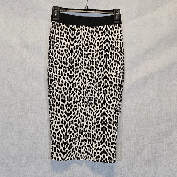 Gianni Bini Leopard Print Spotted Pencil Skirt Black & White Size XS/S - Picture 3 of 6